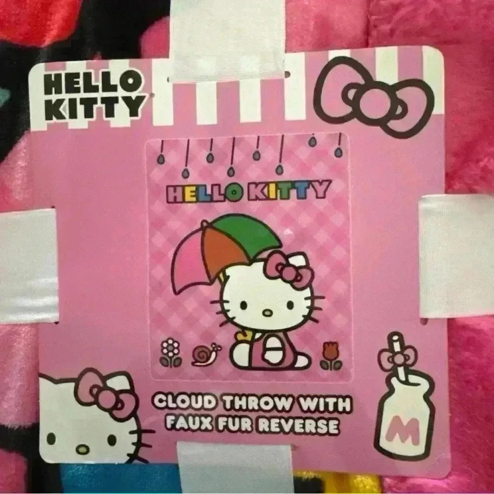 🚫SOLD🚫 Hello Kitty Faux Fur Throw - Picture 4 of 8